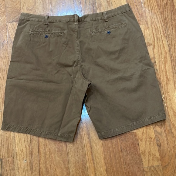 A NWOT pair of Eddie Bauer Men’s Shorts Tag size T44 Brown - Picture 8 of 12